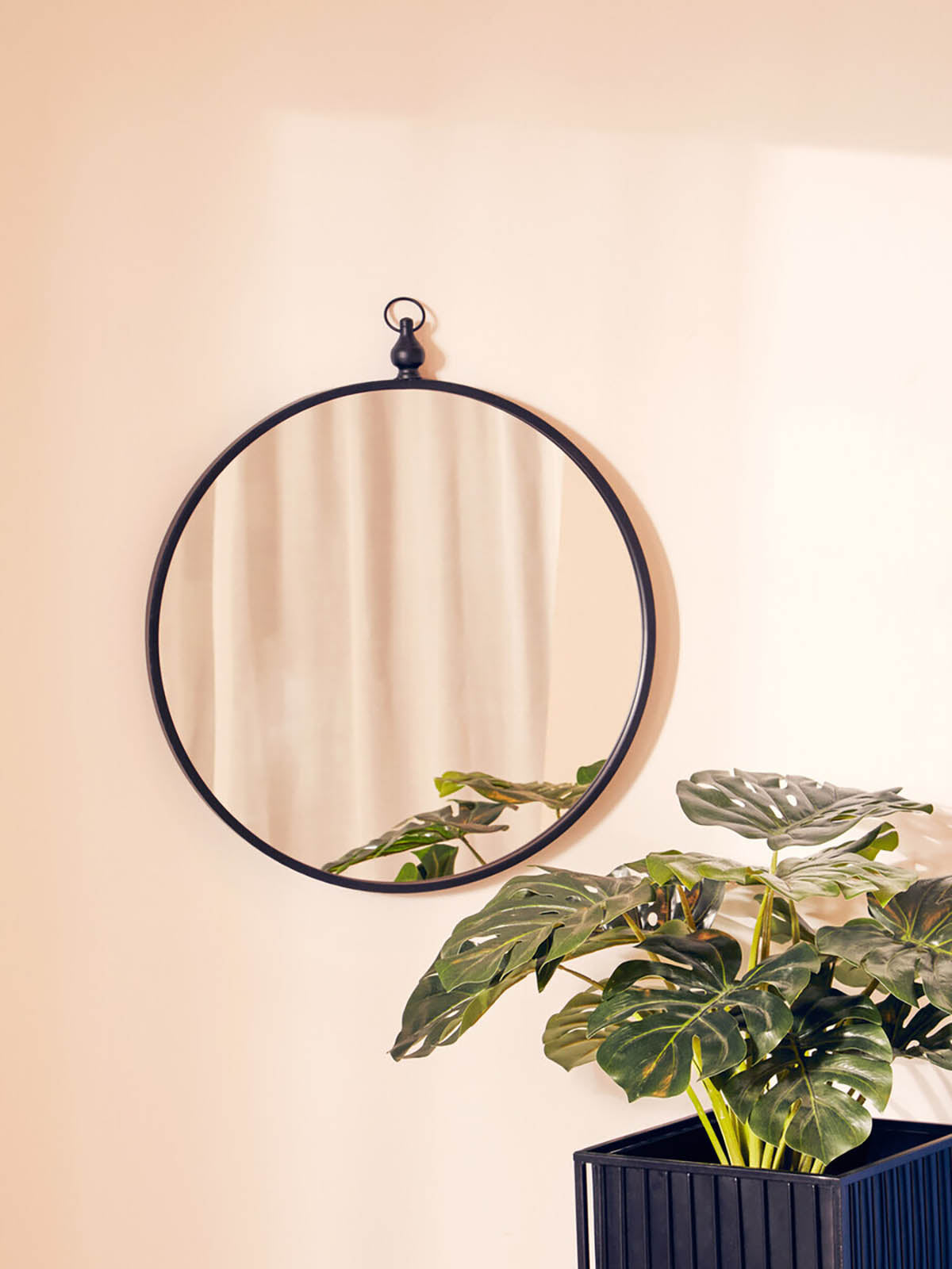 Avento Black Wall Mirror With Circular Hook