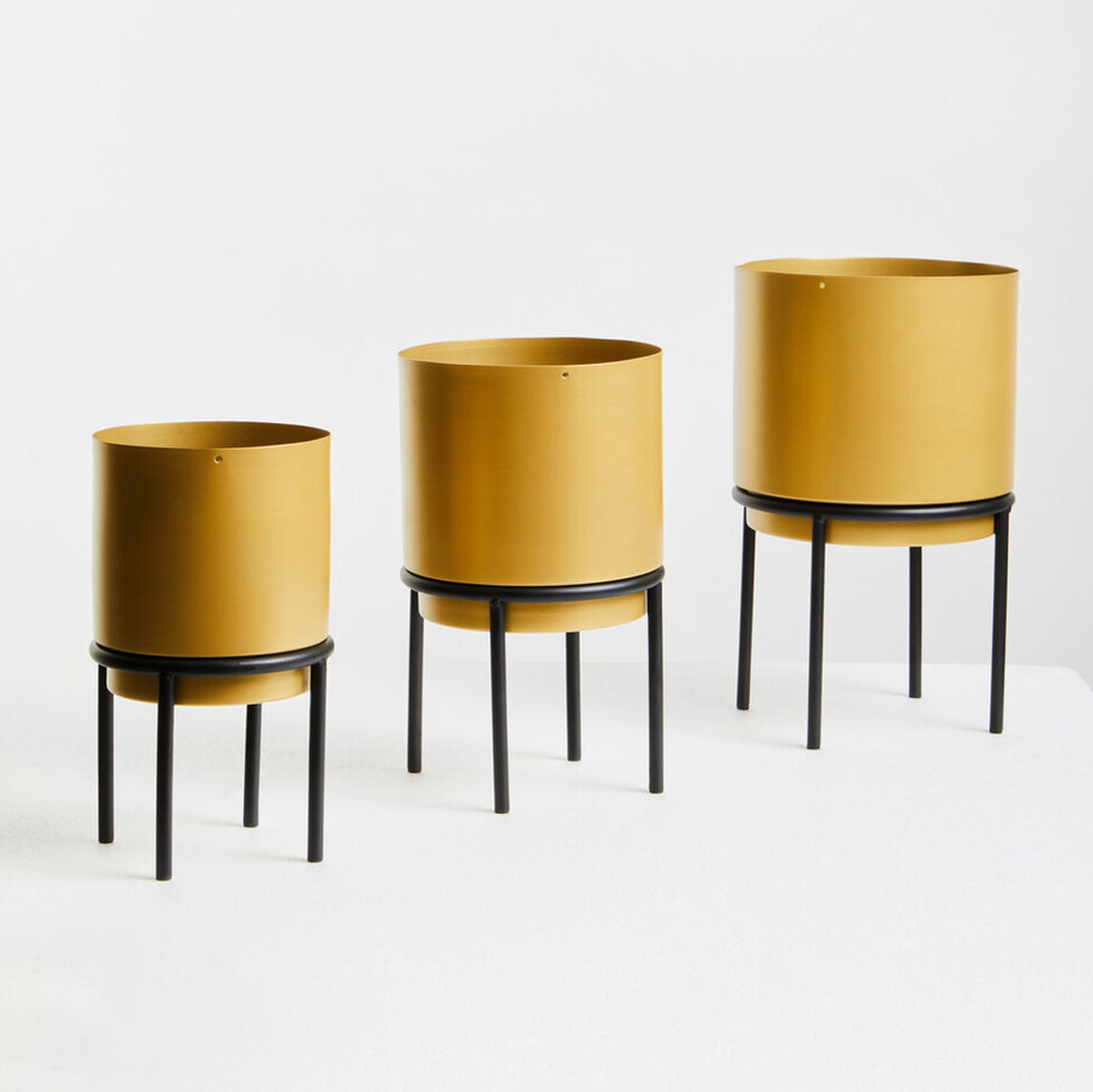 Avento Set Of Three Gold Finish Planters