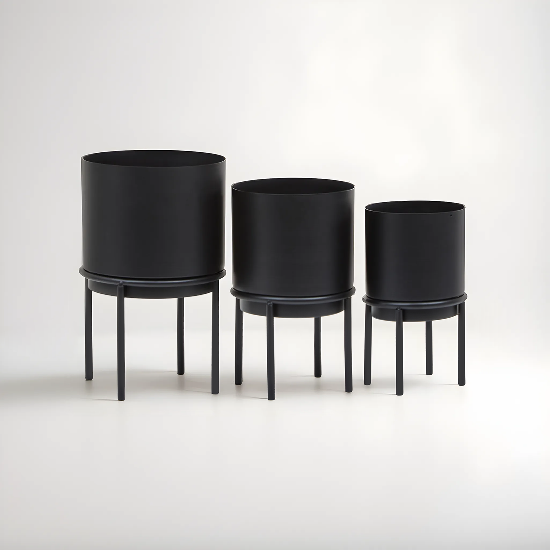 Avento Set Of Three Black Finish Planters