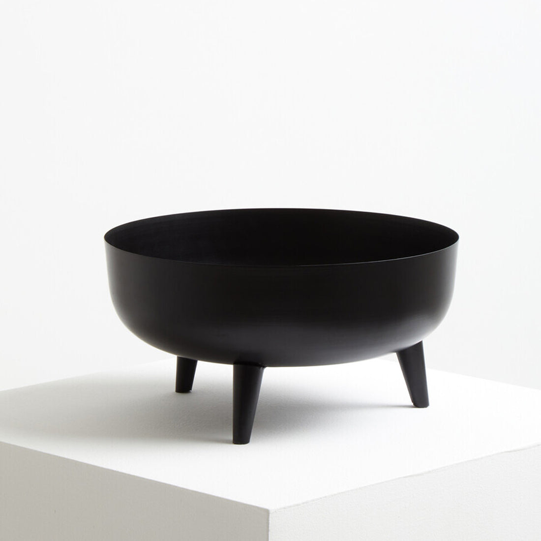 Alina Black Planter