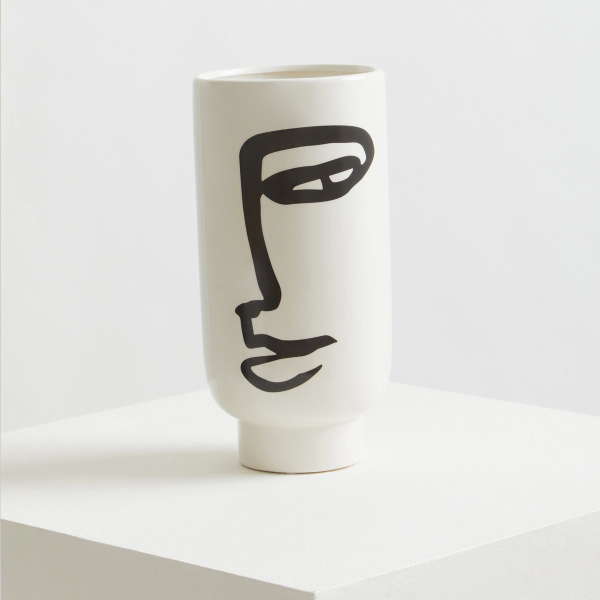 Viso Large Black And White Face Vase