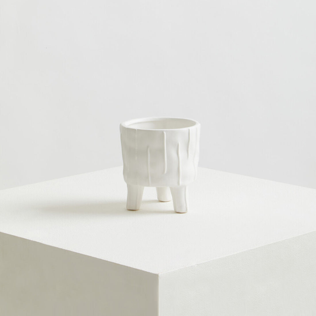 Fara White Small Planter