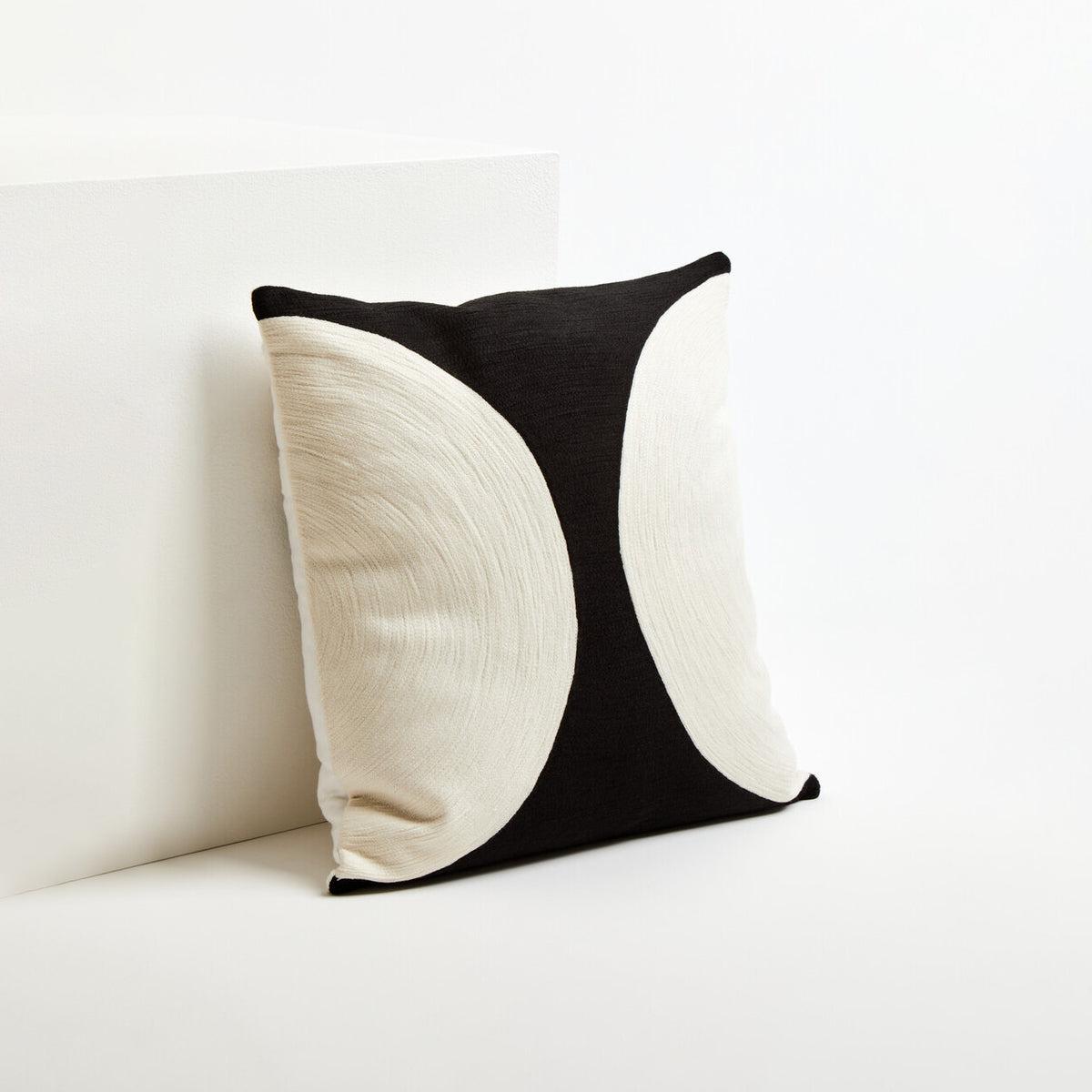 Bosie Ozella Black And White Semi Circular Design Cushion